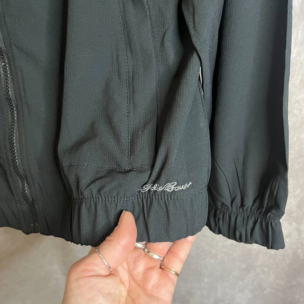 Women's Eddie Bauer Hooded windbreaker. Black size Medium - Picture 3 of 11